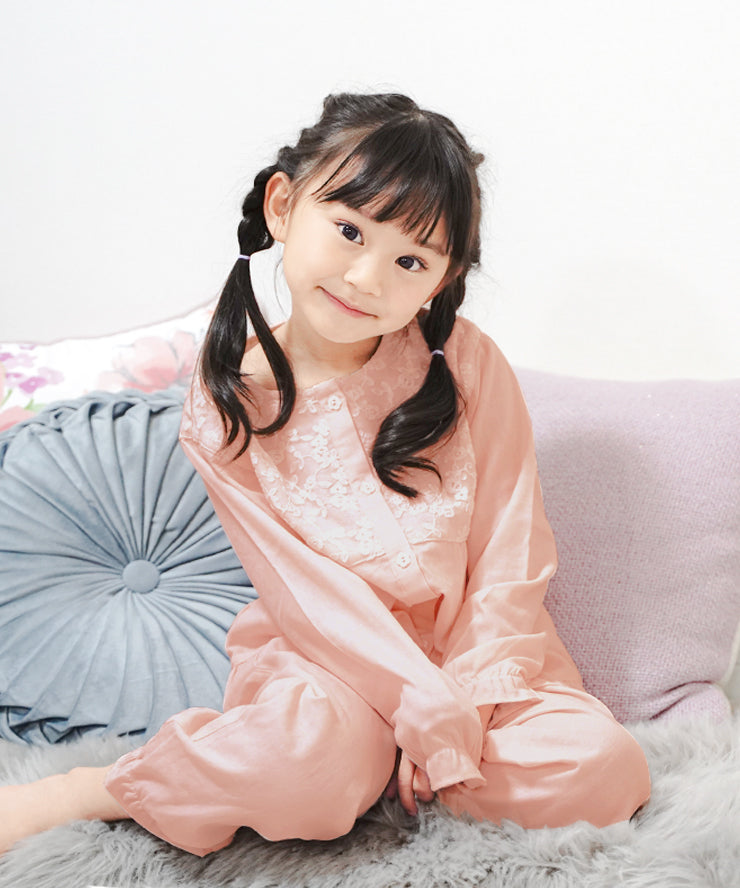 即決 ビングオーグレンダール 少女 パジャマ姿の女の子 フィギュリン 