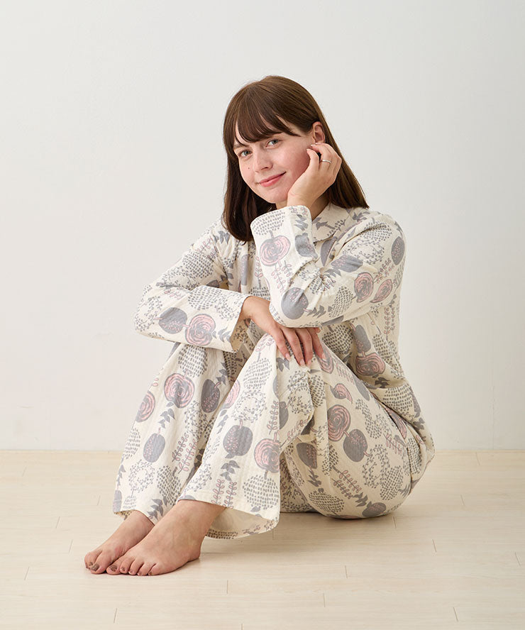 北欧フルーツ・アイボリー（身長160cm・M着用）