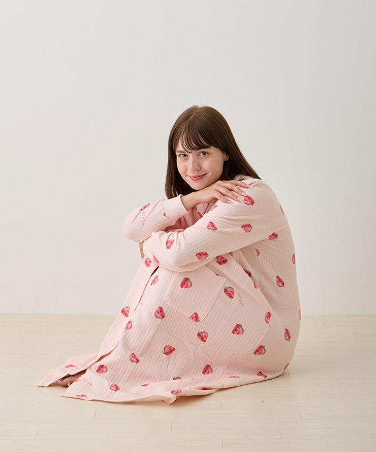 ストロベリーピンク（身長160cm・M着用）