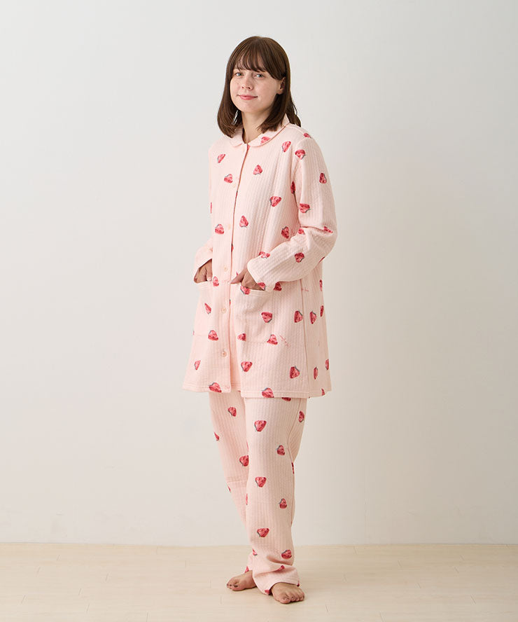 ストロベリーピンク（身長160cm・M着用）