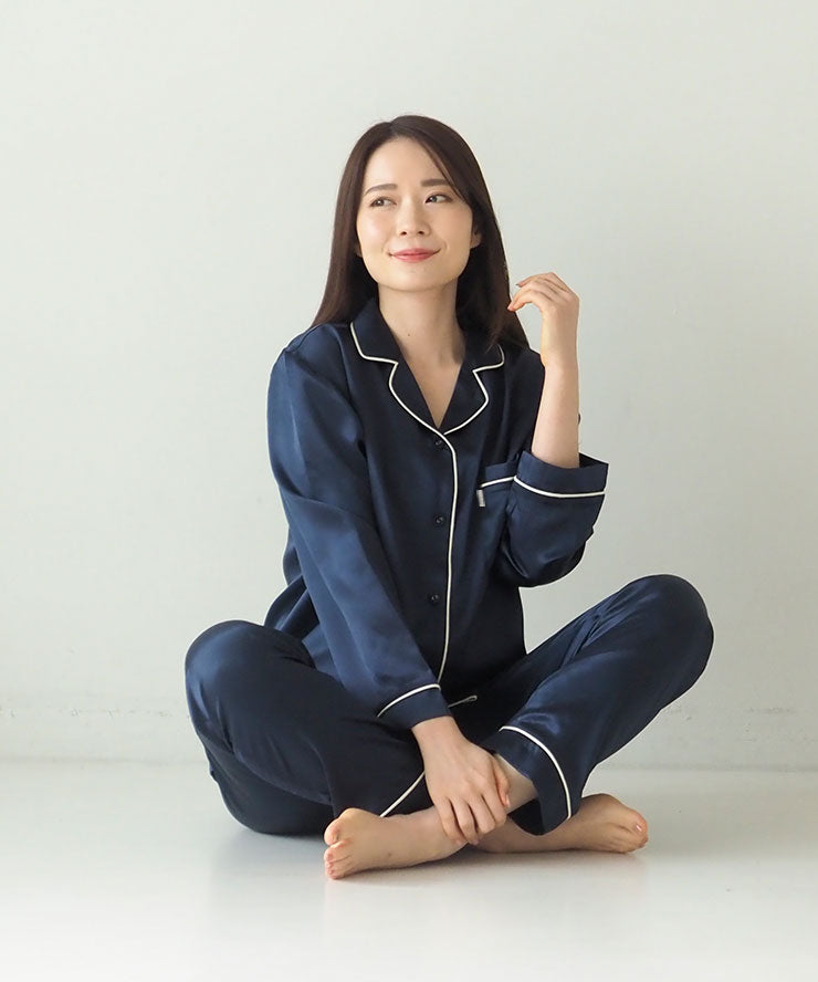 新品　MarieAntoine マリーアントン　100%シルクパジャマ　長袖　M 新品 MarieAntoine マリーアントン 100%シルクパジャマ 長袖 M